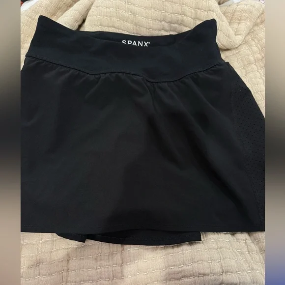 NWOT SPANX Get Moving Black Quick Dry Four-Way Stretch Skirt Skort Size Small S - Picture 4 of 9